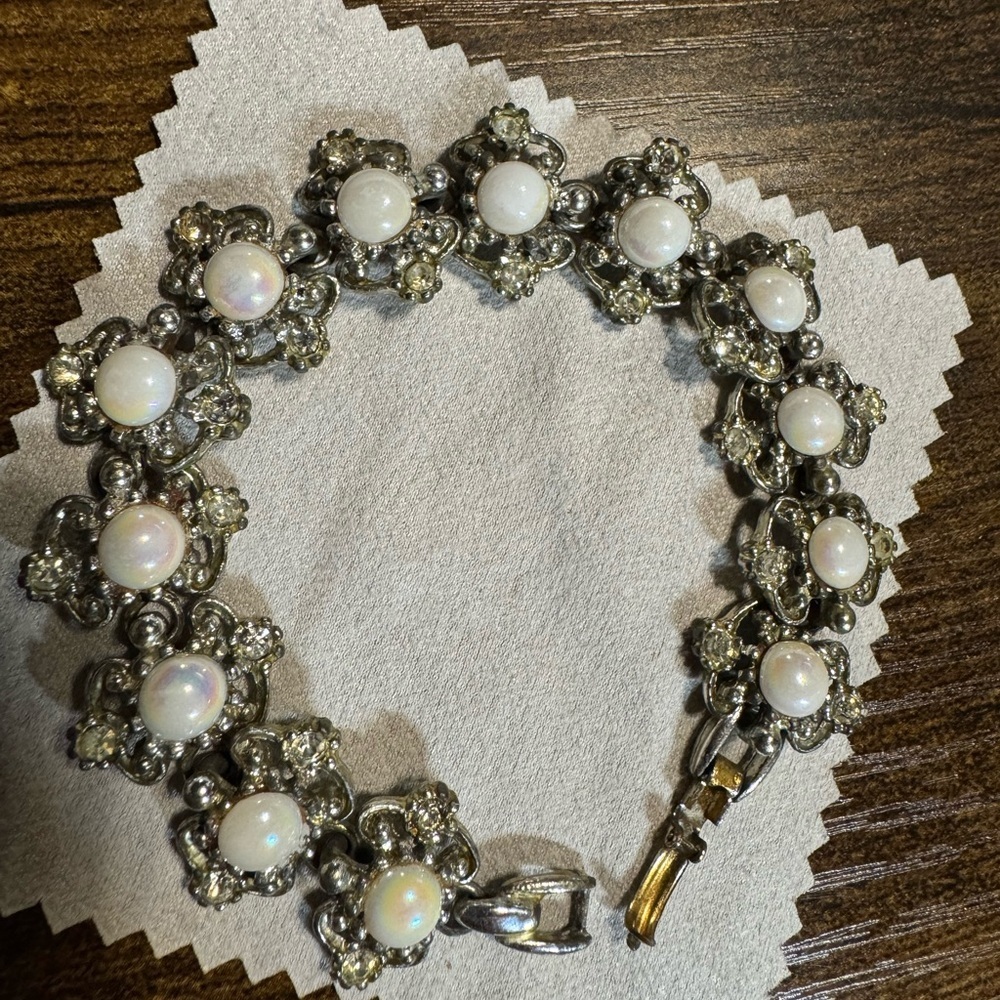 Faux Opal Pearl Linked Bracelet Regency Style Rhinestone 7-7.5 Inches - Picture 2 of 6